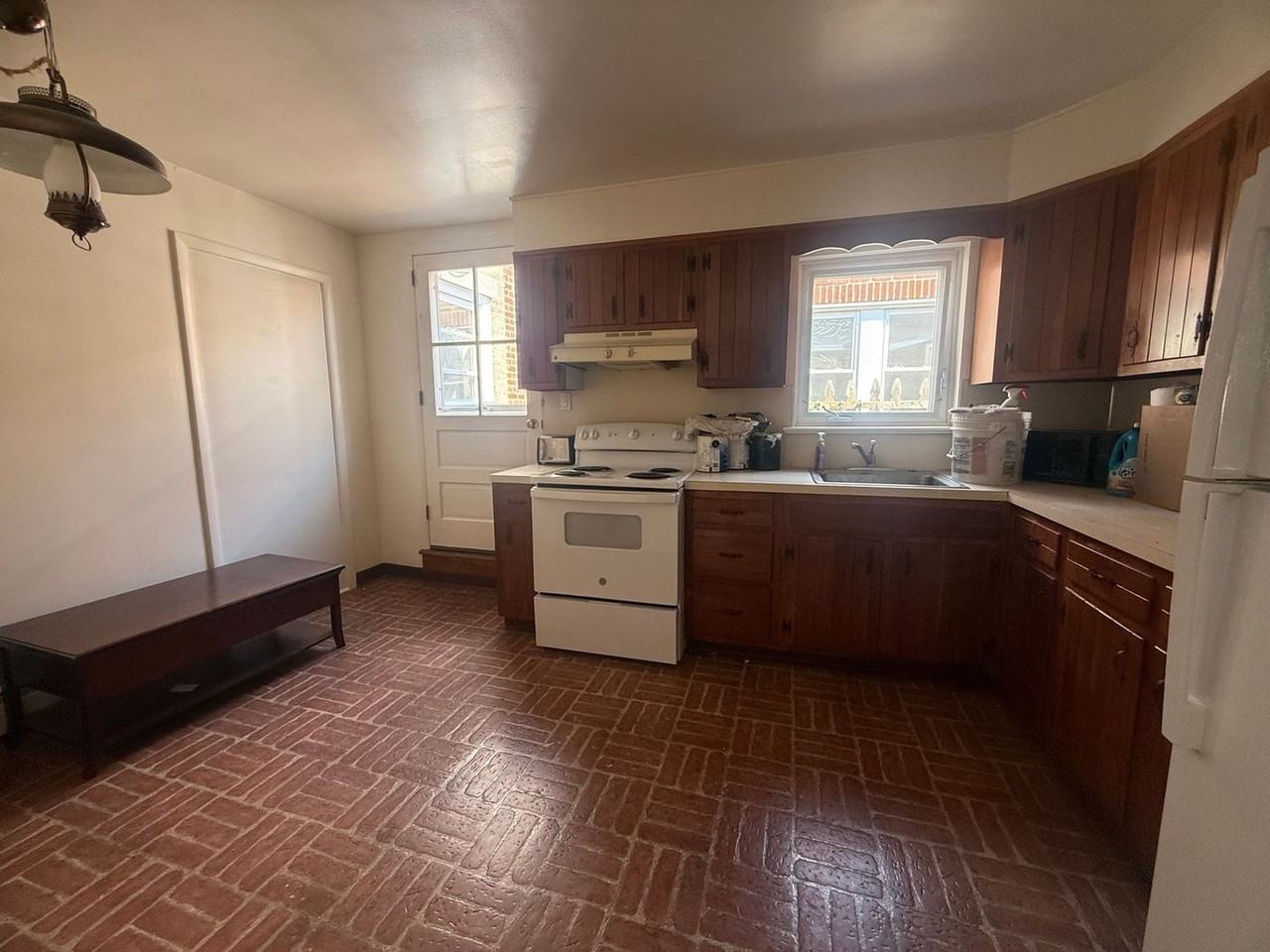 608 W Lancaster Ave - Photo 5 of 12