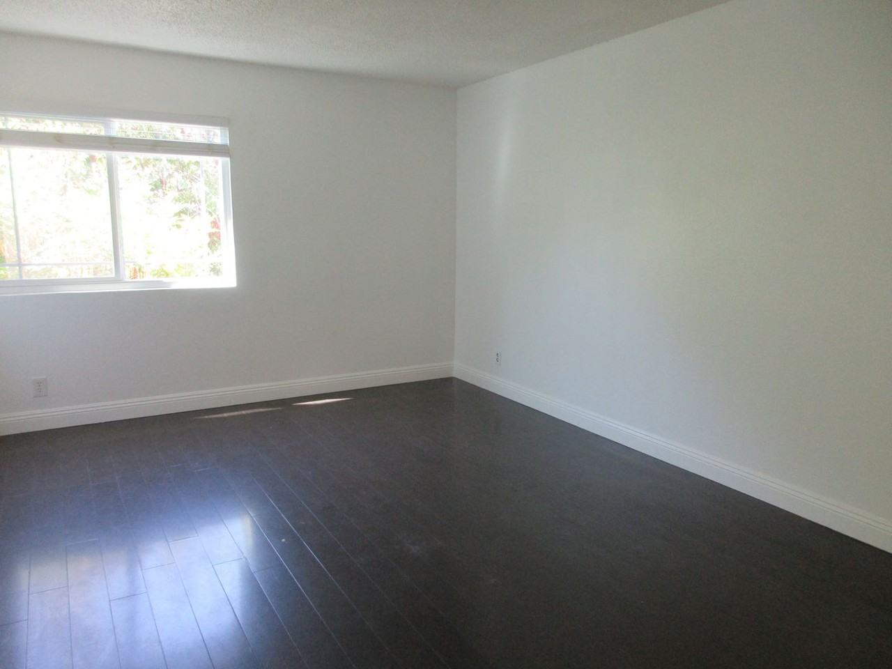 10636 Woodley Ave #34 - Photo 5 of 29