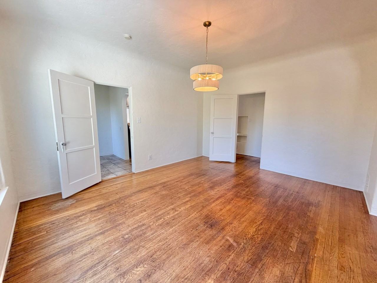 2530 Kenilworth Ave - Photo 7 of 30