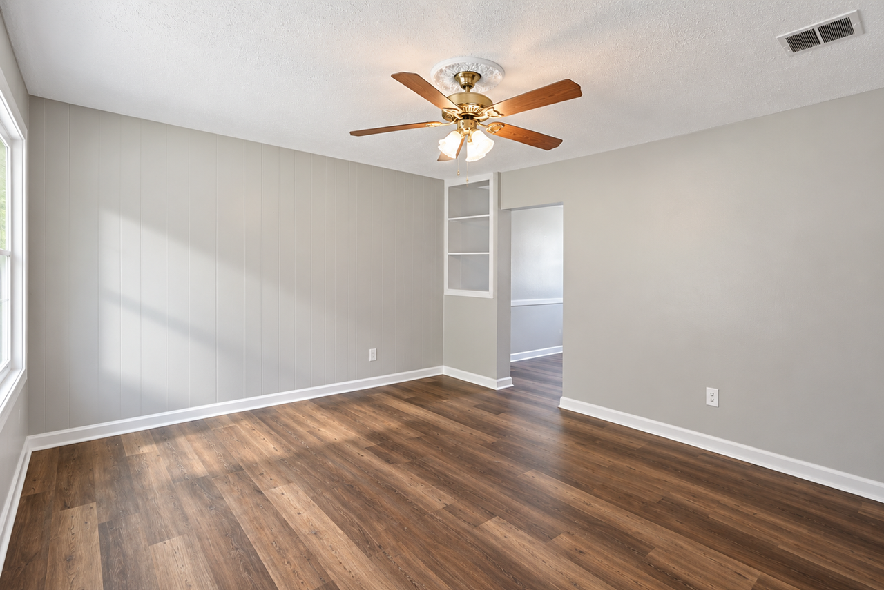 125 Melody Ln - Photo 2 of 12