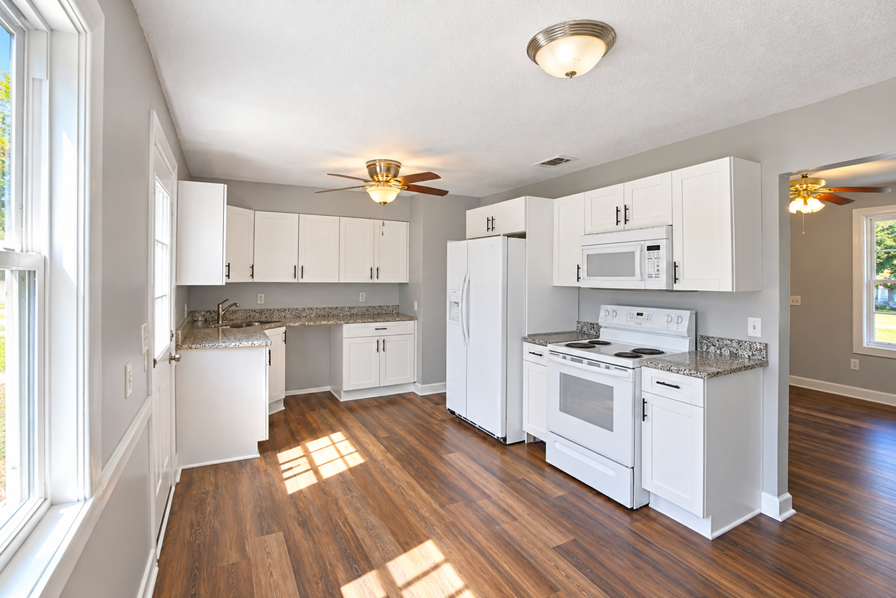 125 Melody Ln - Photo 4 of 12