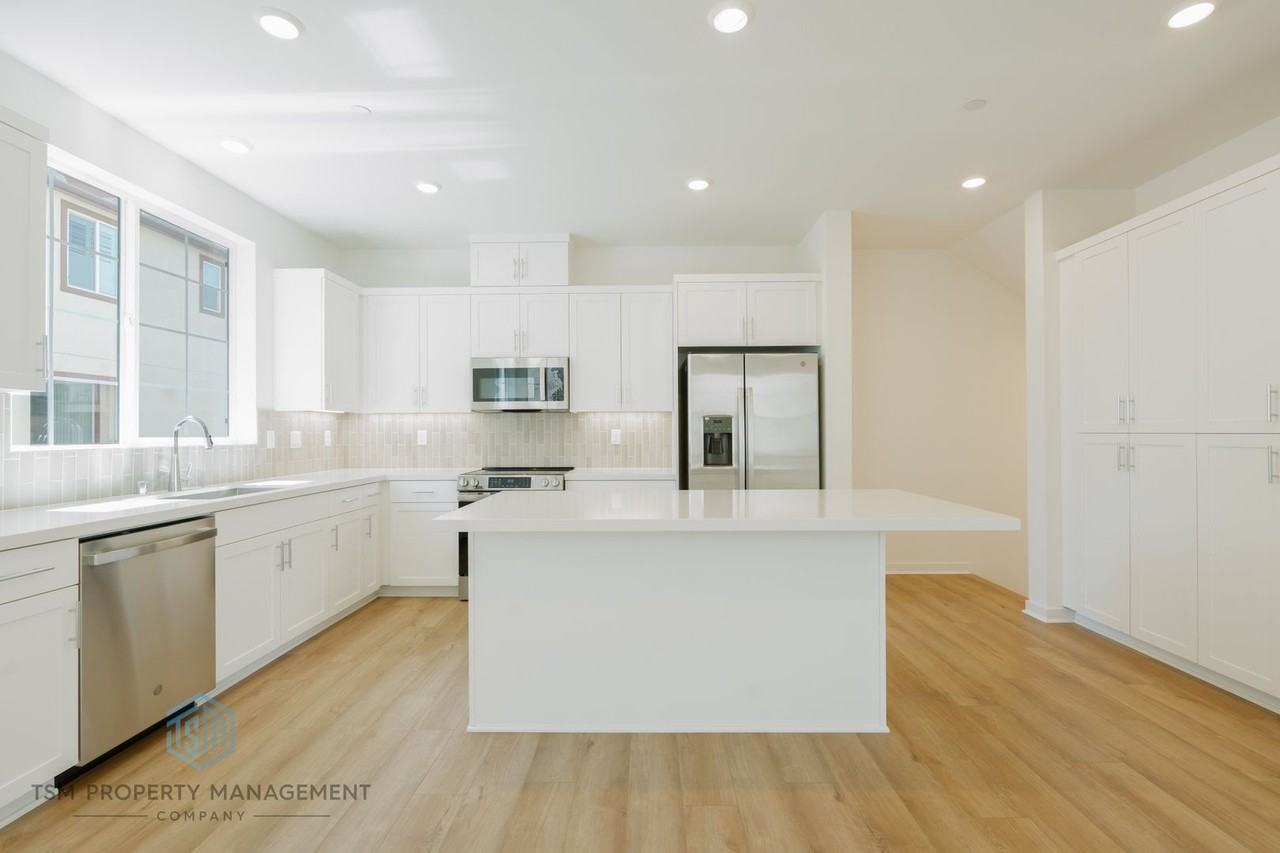 12784 Bolsa Dr - Photo 4 of 16