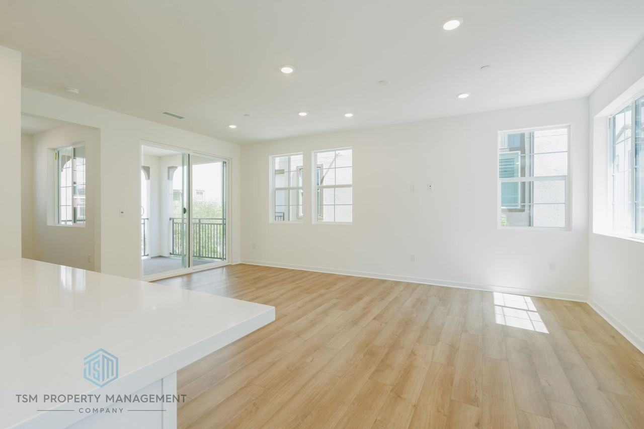 12784 Bolsa Dr - Photo 5 of 16