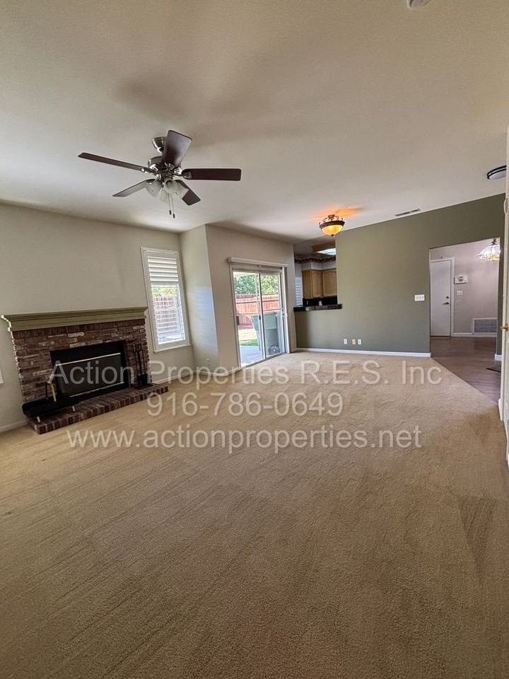 505 Cowan Ct - Photo 5 of 26