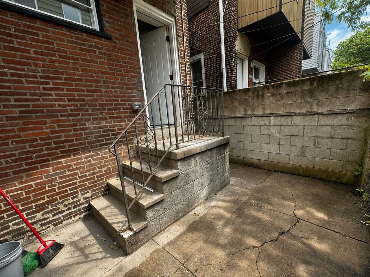 2336 Mountain St - Photo 7 of 15