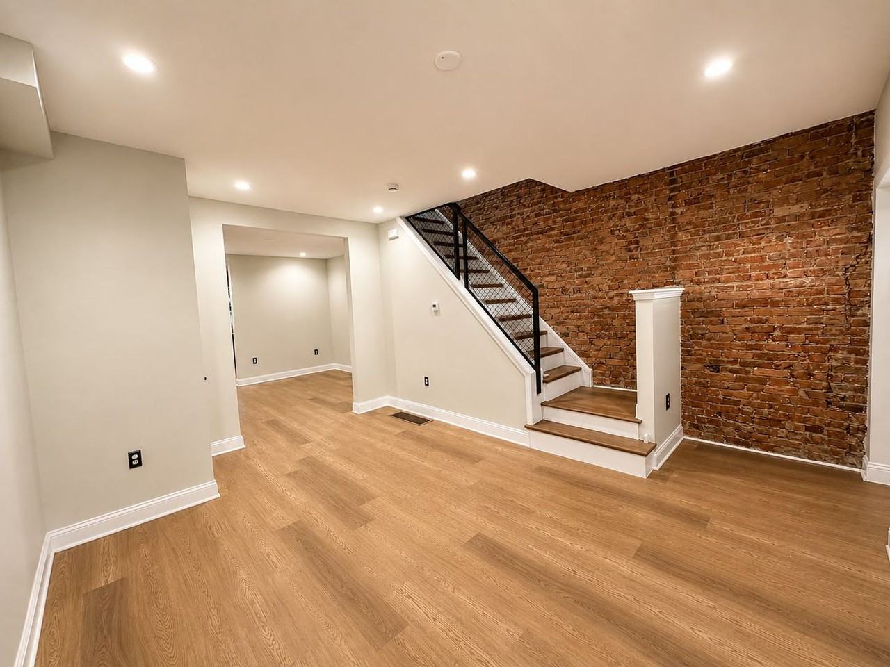 6534 N Lambert St - Photo 3 of 21
