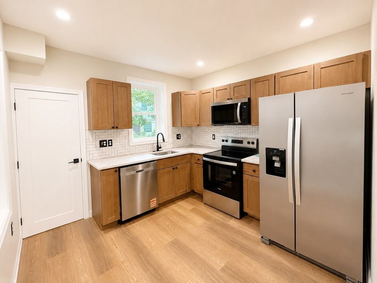 6534 N Lambert St - Photo 6 of 21