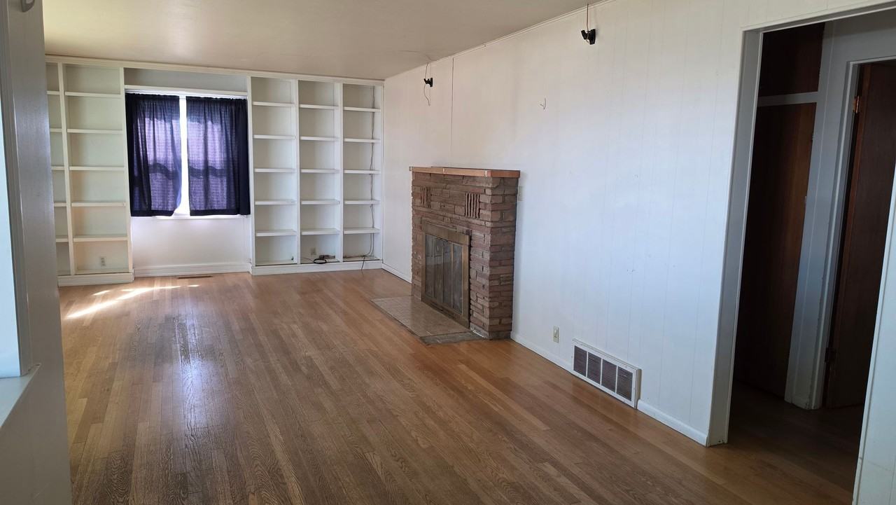 602 6th St - Photo 2 of 6