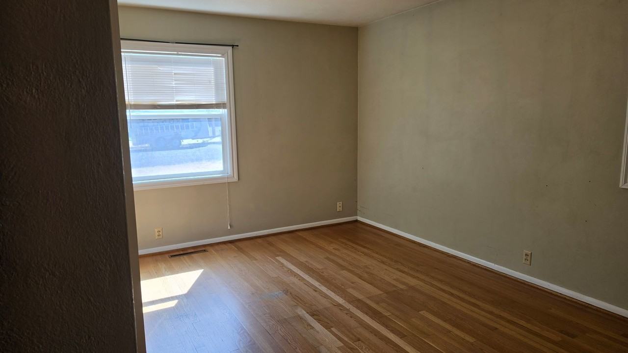 602 6th St - Photo 6 of 6