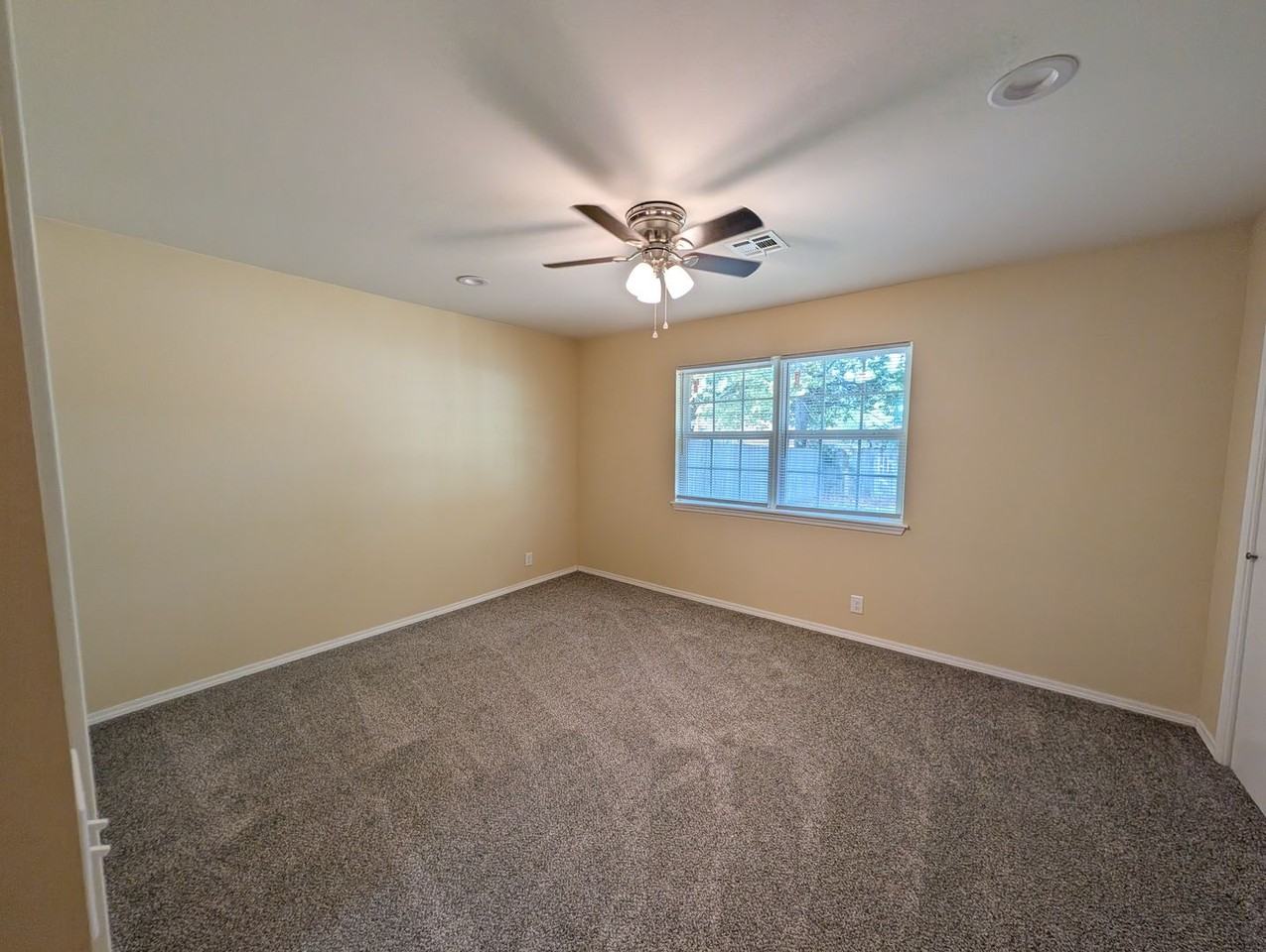 1664 S Pecan Pl - Photo 6 of 9