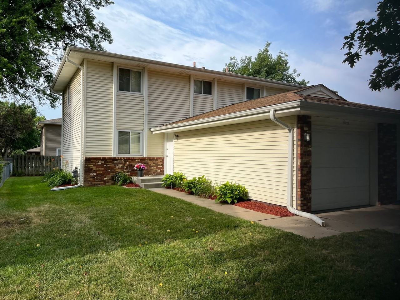 15229 Jefferson St - Photo 3 of 15