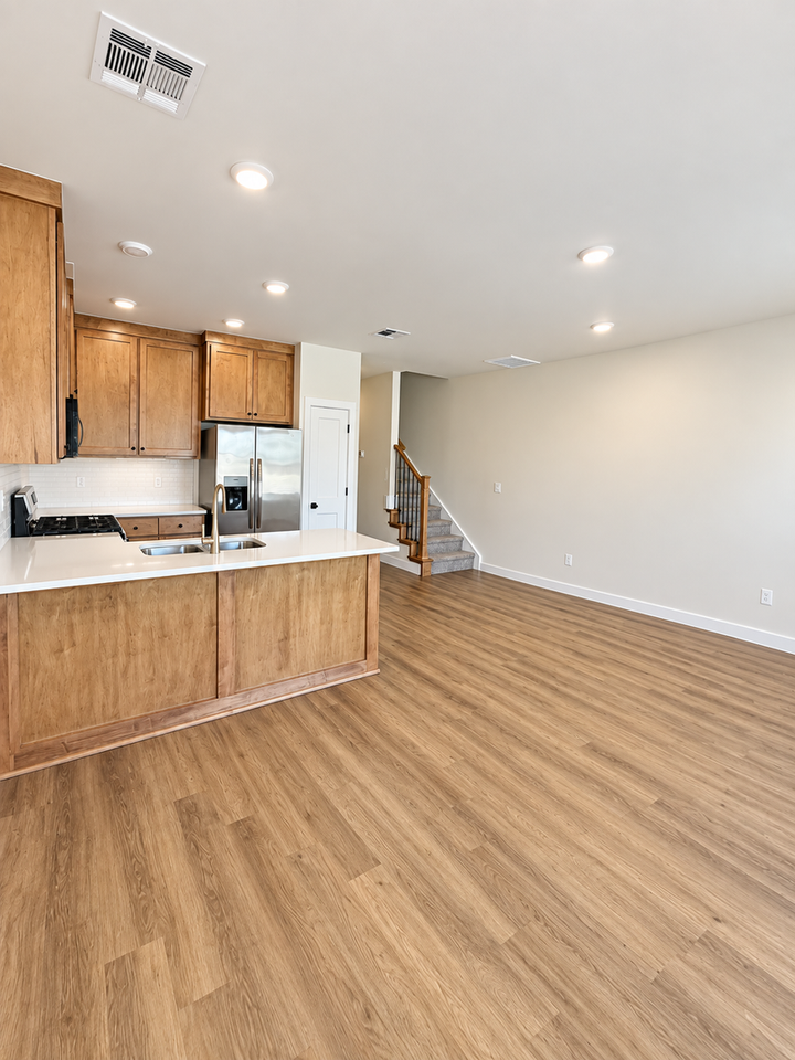 614 W 2nd St #100 - Photo 3 of 21
