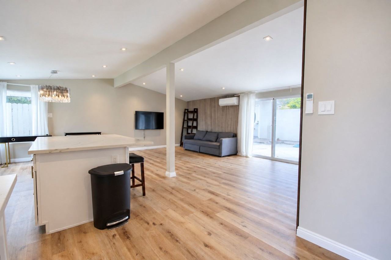 660 Beach St - Photo 4 of 30