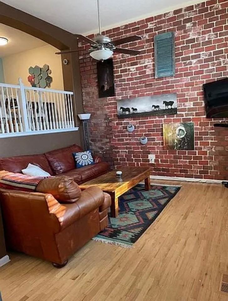 1459 Thunder Butte Rd - Photo 4 of 17