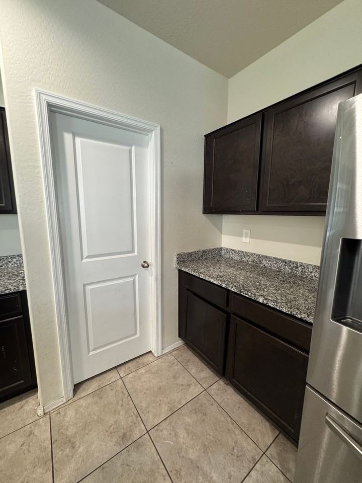 18351 W Artemisa Ave - Photo 4 of 19