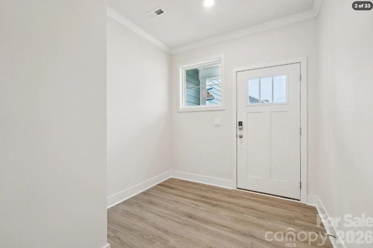 7593 Bainbridge Rd - Photo 6 of 31