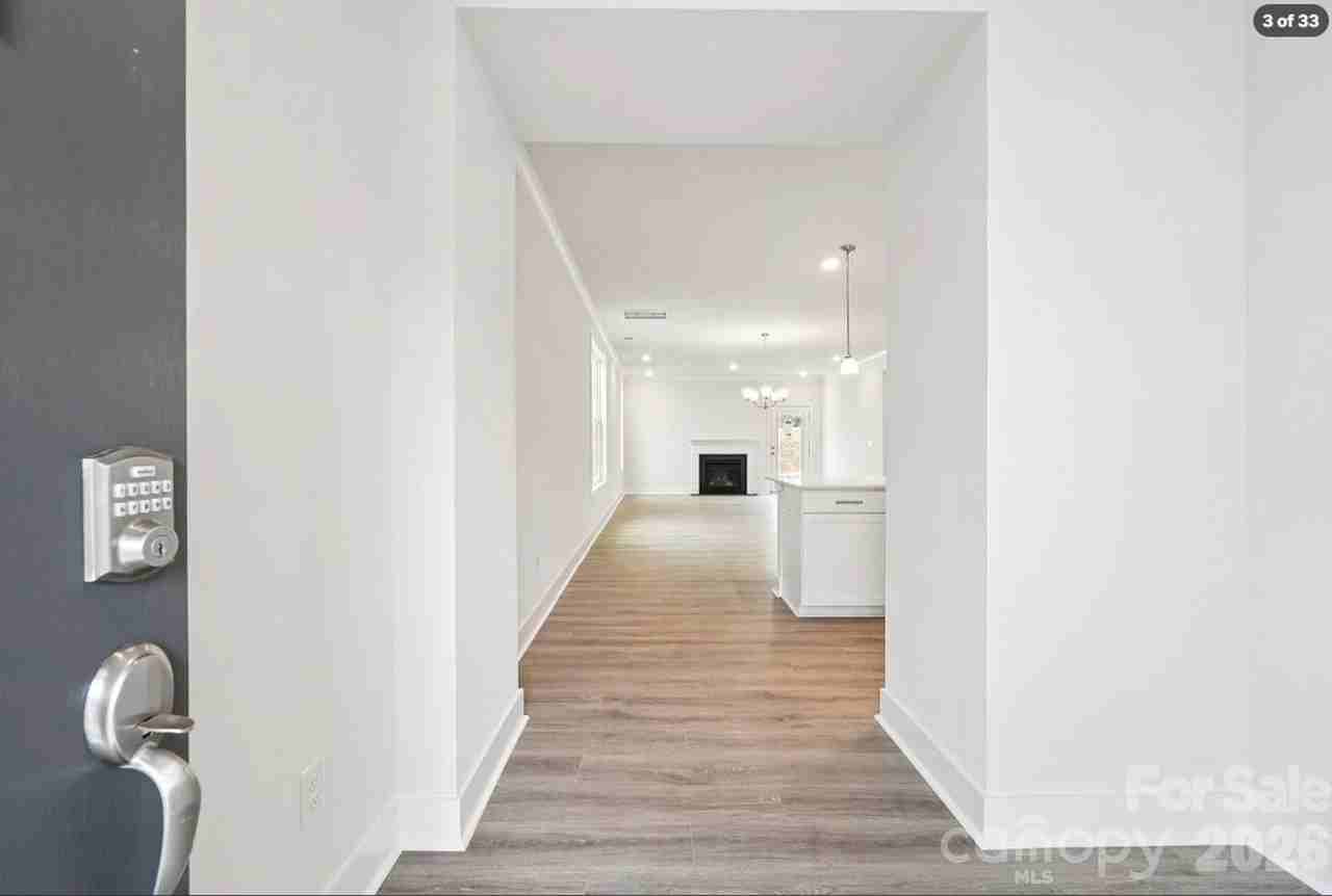 7593 Bainbridge Rd - Photo 7 of 31