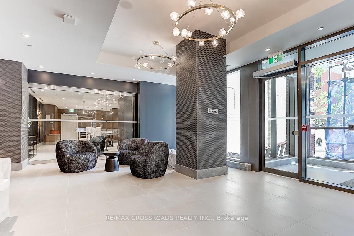 8 Widmer Street #1911