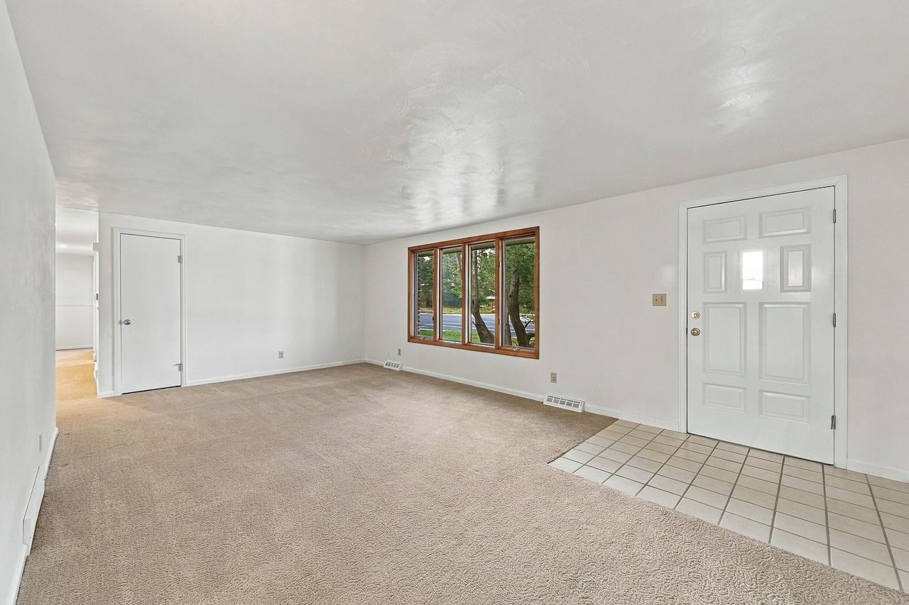 3000 Mountain View Ave #1 - Photo 4 of 22