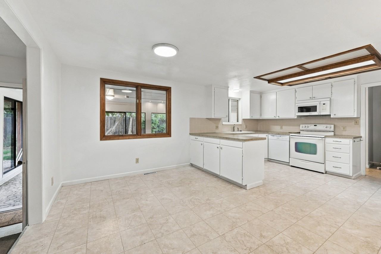 3000 Mountain View Ave #1 - Photo 5 of 22