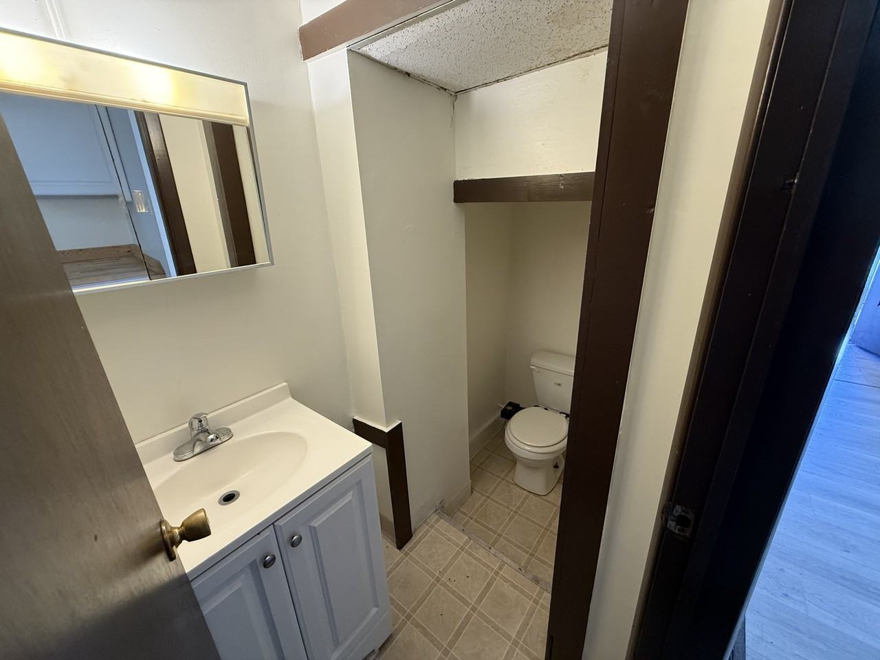 324 S Cayuga St - Photo 6 of 10