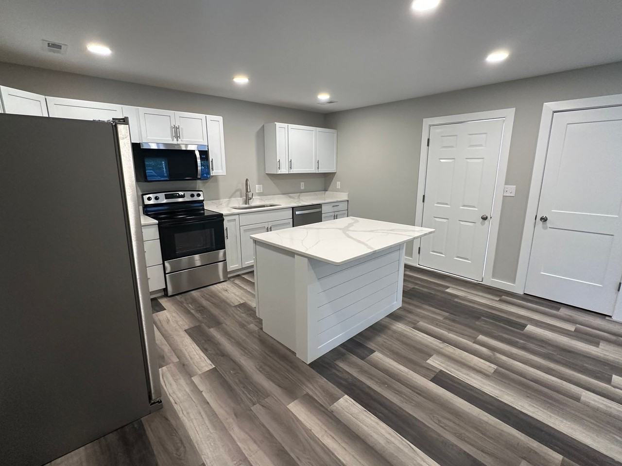 4808 S Rogers St - Photo 2 of 14