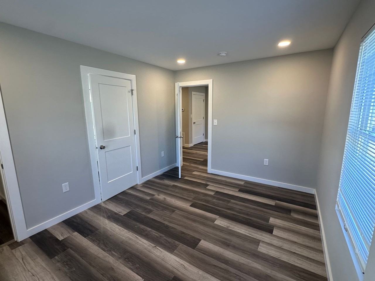 4808 S Rogers St - Photo 5 of 14