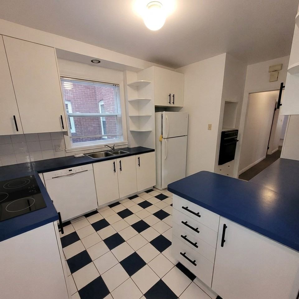 4976 Rue Jean-Brillant - Photo 5 of 11