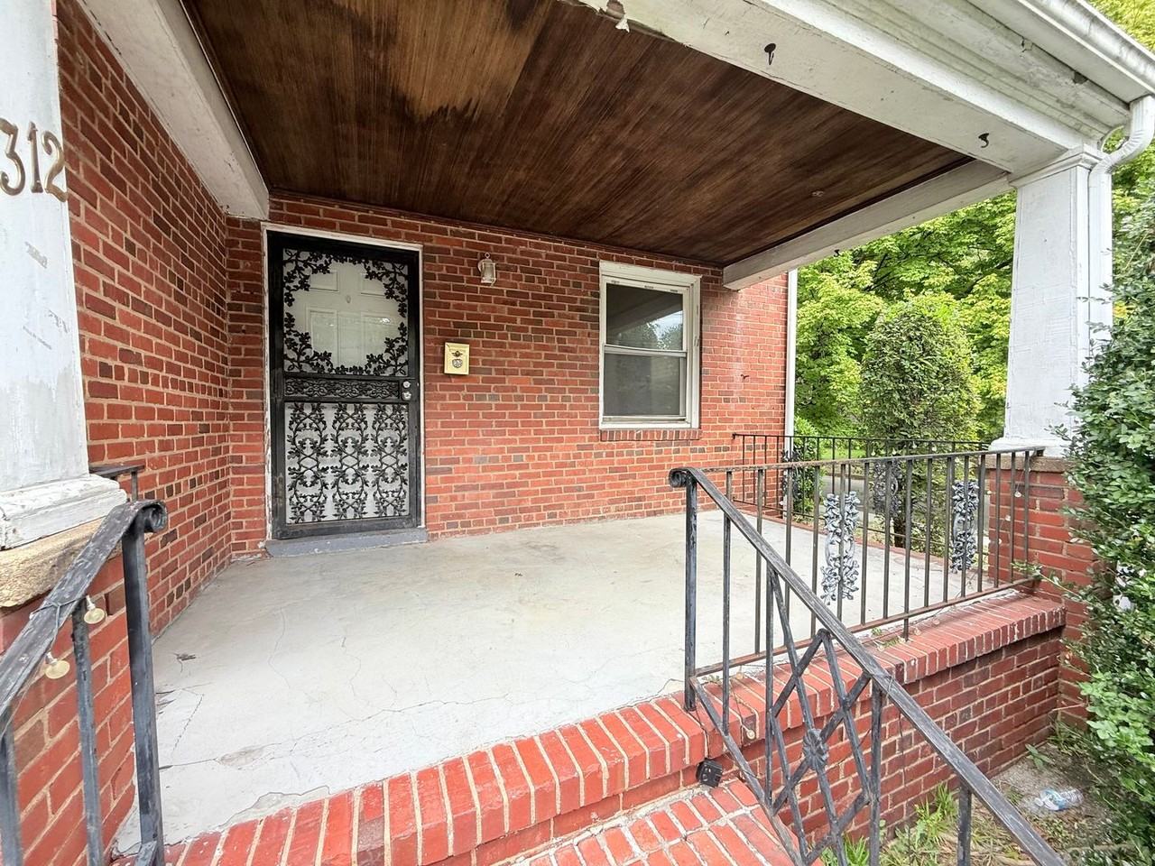1312 Williamsburg Rd - Photo 3 of 18