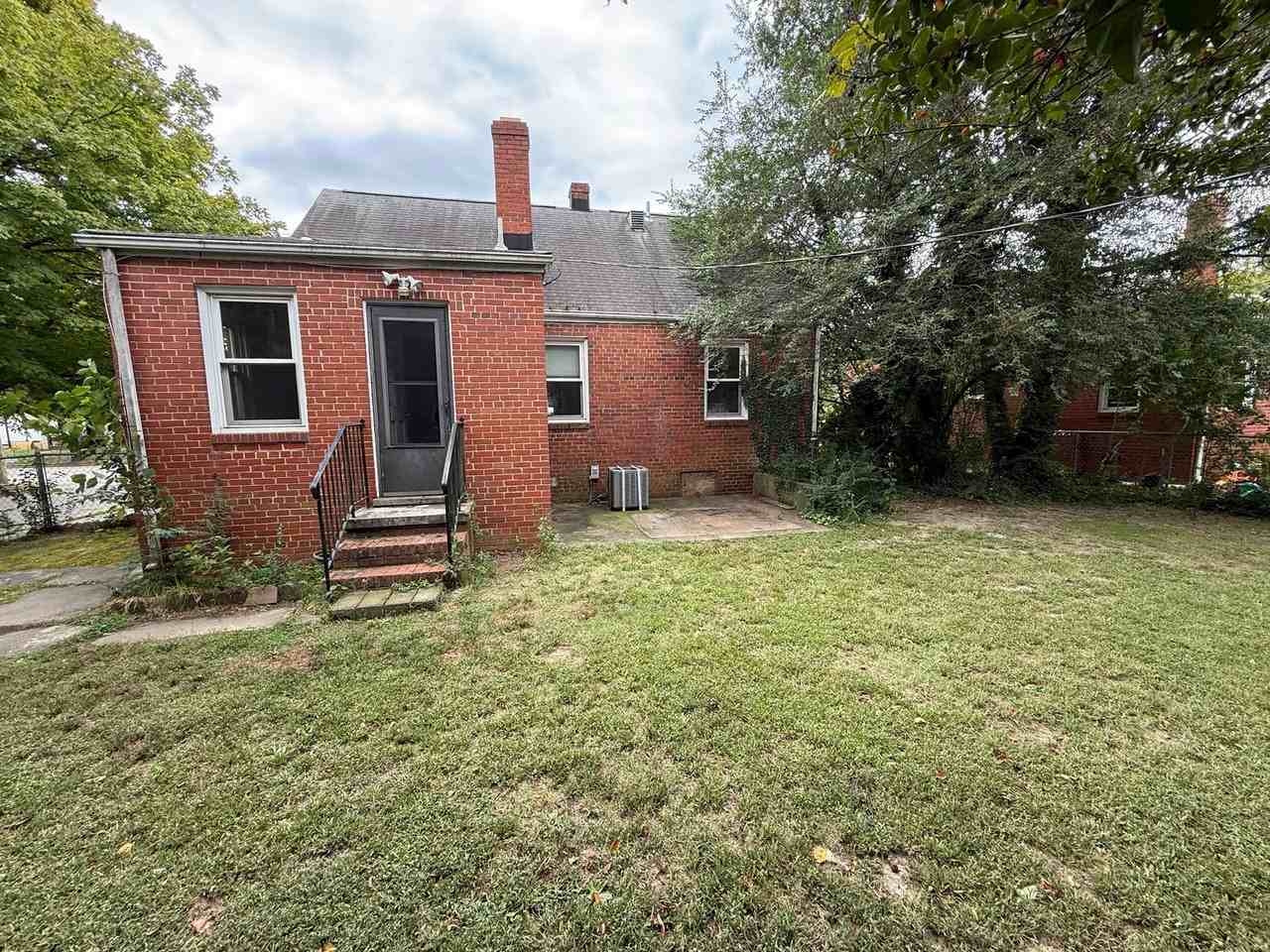 1312 Williamsburg Rd - Photo 6 of 18