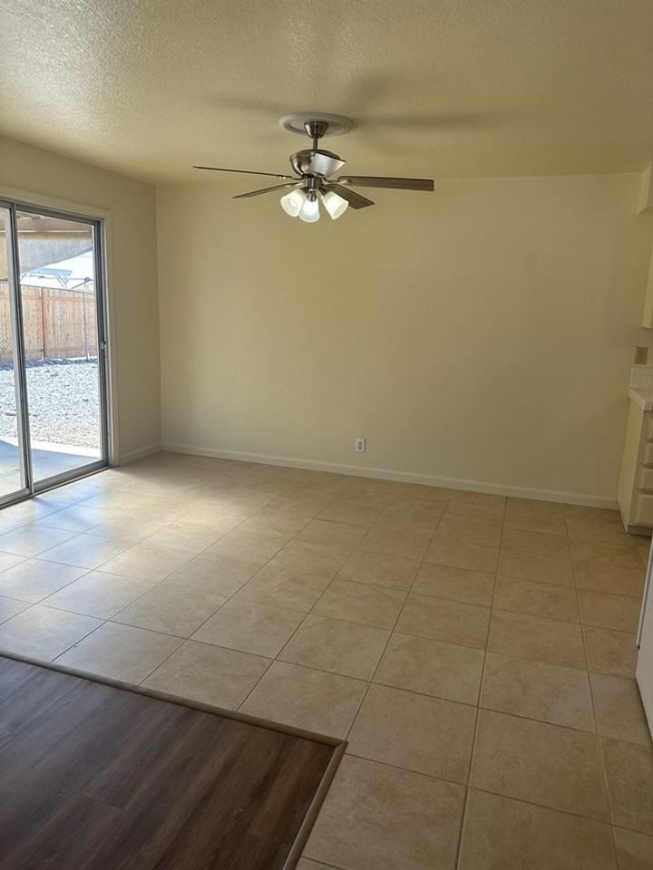 219 Jade Ln - Photo 7 of 27