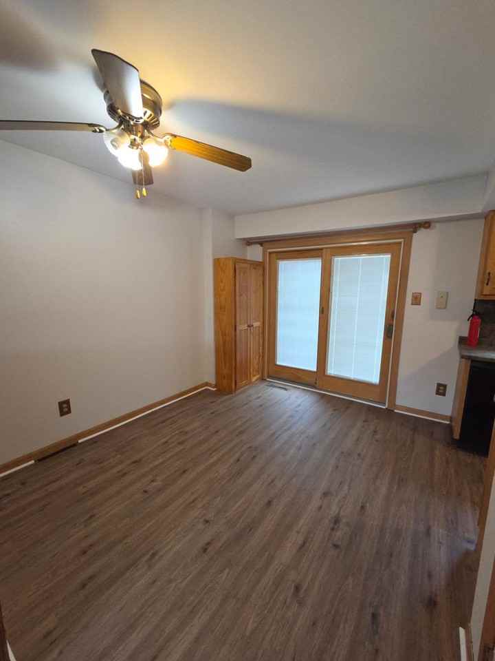 416 S Saint George St - Photo 3 of 21