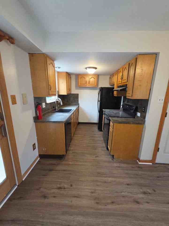 416 S Saint George St - Photo 4 of 21