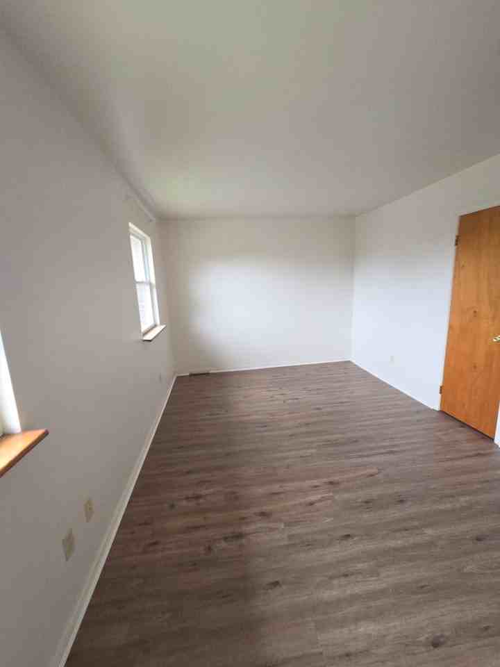 416 S Saint George St - Photo 7 of 21