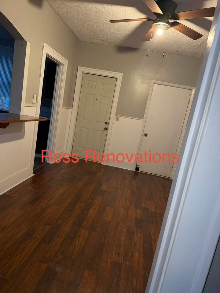 1231 24th St - Photo 4 of 11