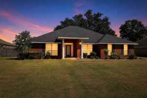 featured image of 1387 Hunters Ridge Dr W