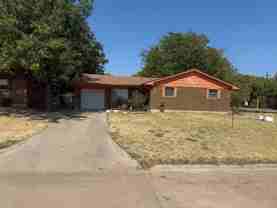 621 Sw Arbuckle Ave - Photo 1 of 1