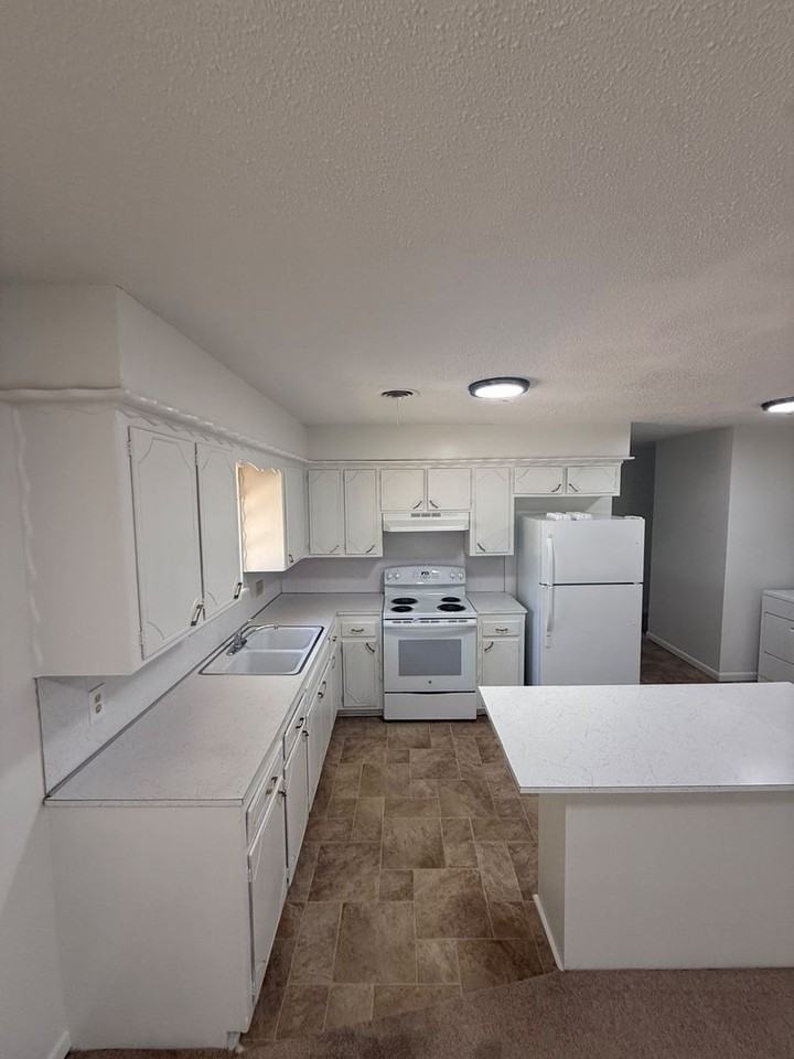 621 Sw Arbuckle Ave - Photo 6 of 18