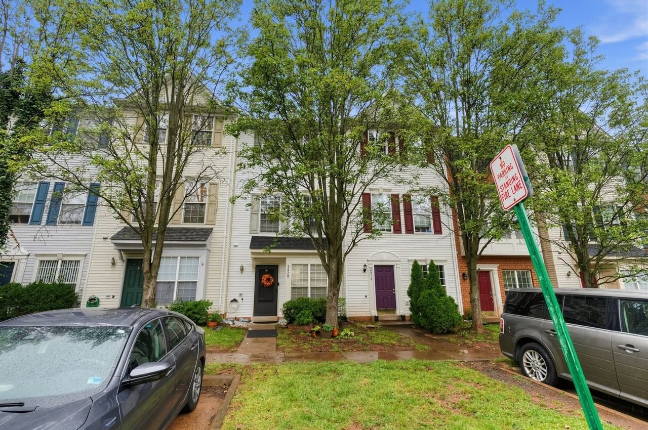2420 Dew Meadow Ct - Photo 3 of 32