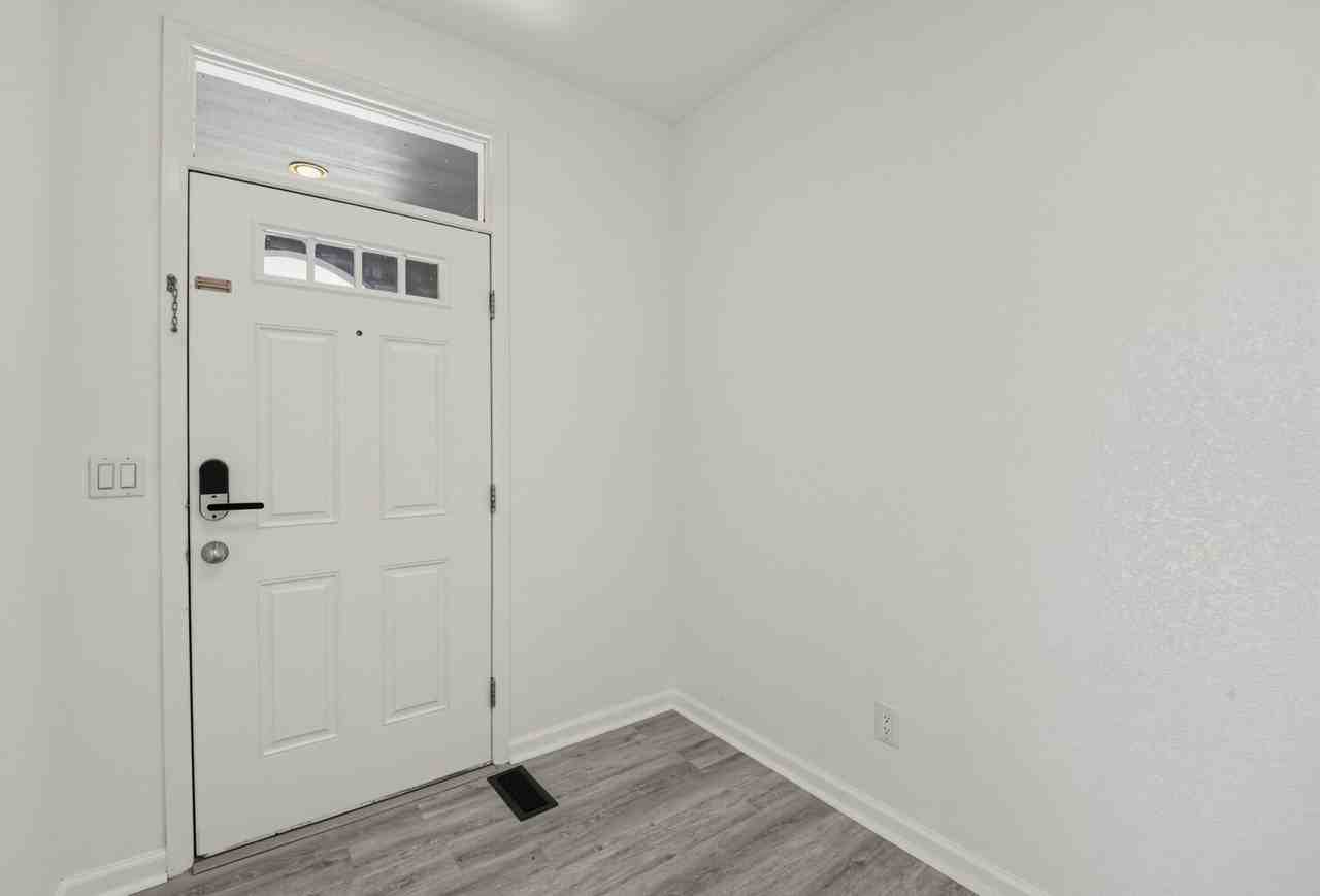 1657 Dyer Loop - Photo 5 of 28