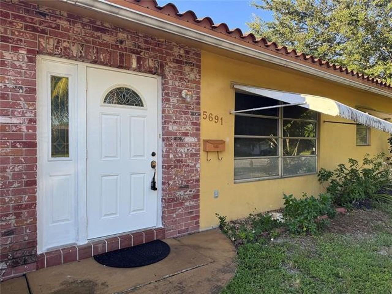 5691 Sw 1st St #5691 - Photo 2 of 31