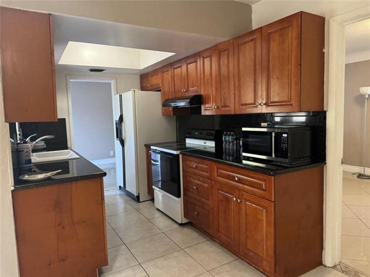 5691 Sw 1st St #5691 - Photo 4 of 31