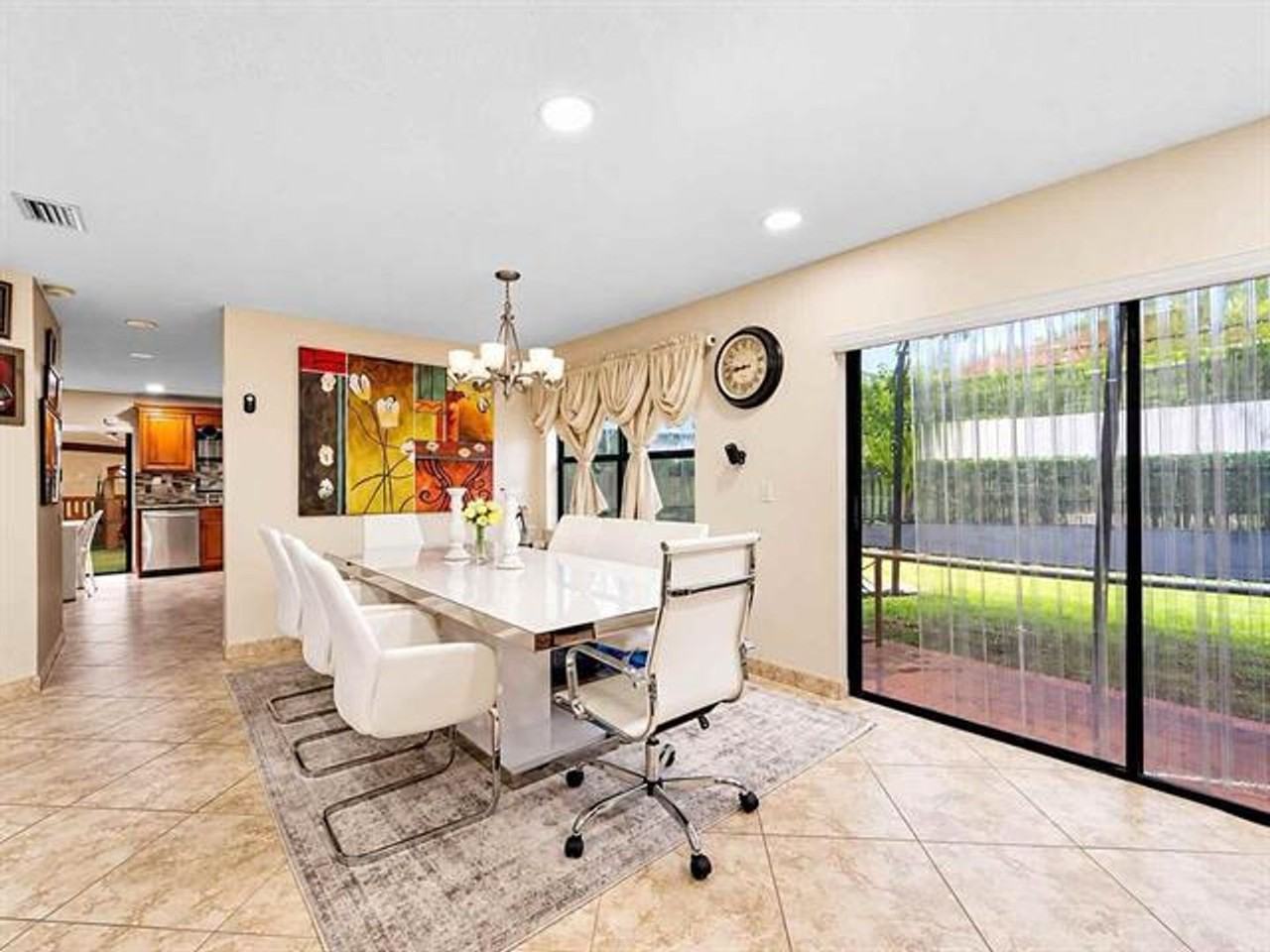1431 Sw 87th Way #1431 - Photo 4 of 10