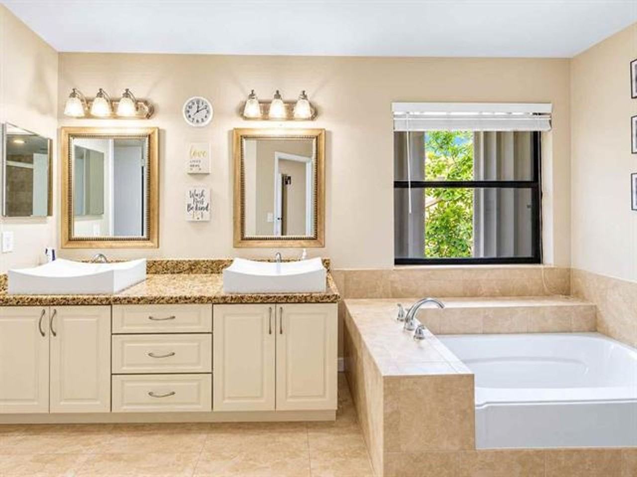1431 Sw 87th Way #1431 - Photo 6 of 10