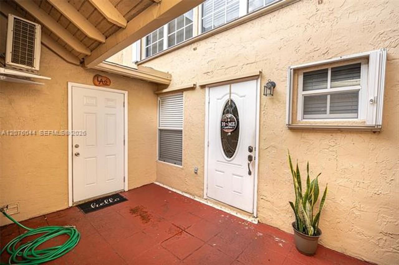 8120 8120 SW 103rd Ave th 8120 - Photo 4 of 32