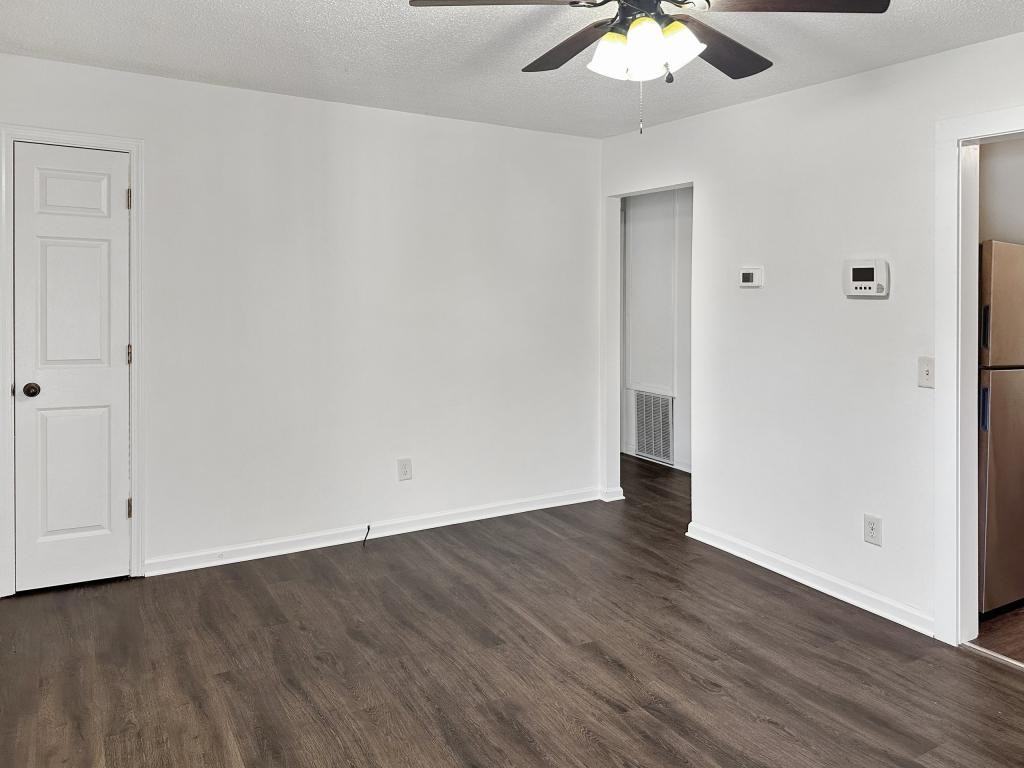 906 Martin Luther King Jr Dr - Photo 2 of 10