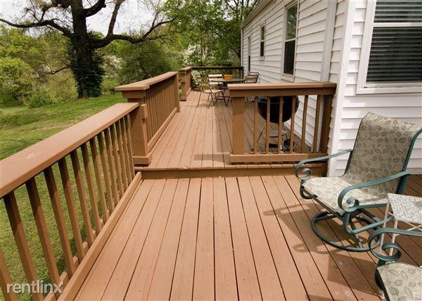 1223 Saturn Dr - Photo 2 of 10