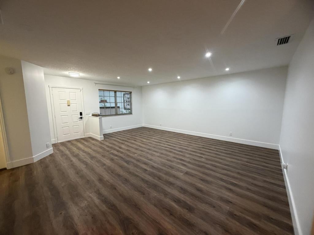 8953 Nw 23rd St - Photo 3 of 11