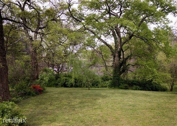 1223 Saturn Dr - Photo 3 of 10