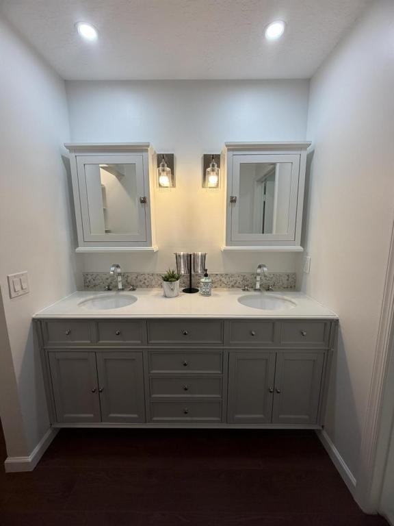 8953 Nw 23rd St - Photo 6 of 11